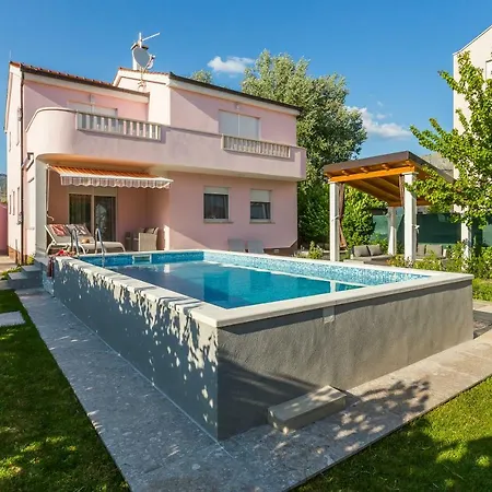 Sweet Marija With Heated Pool Villa