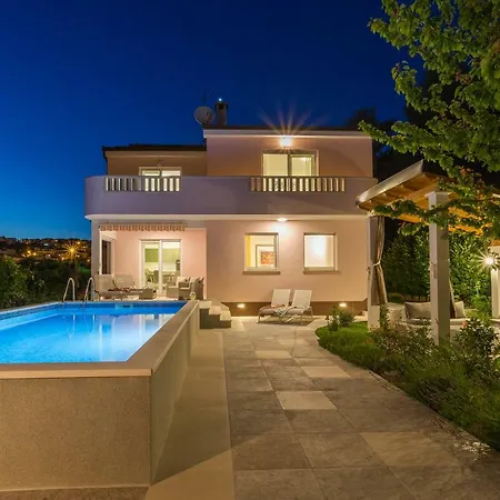 Sweet Marija With Heated Pool Villa