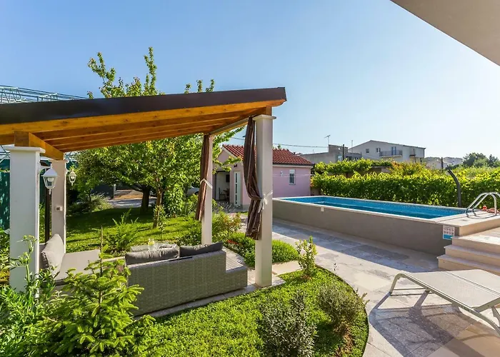 Sweet Marija With Heated Pool Villa