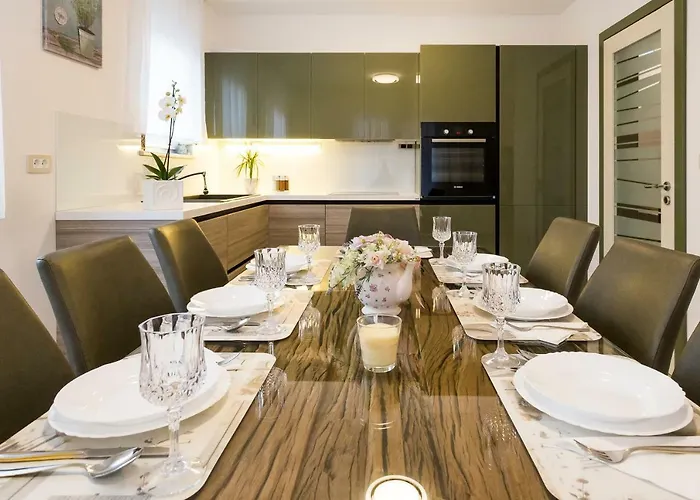 Sweet Marija With Heated Pool Villa *